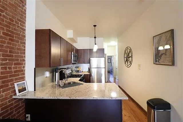 927 Willow Ave #4 — Photo 4