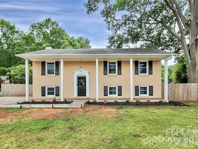 3052 Brookridge Ln, Charlotte, NC, 28211