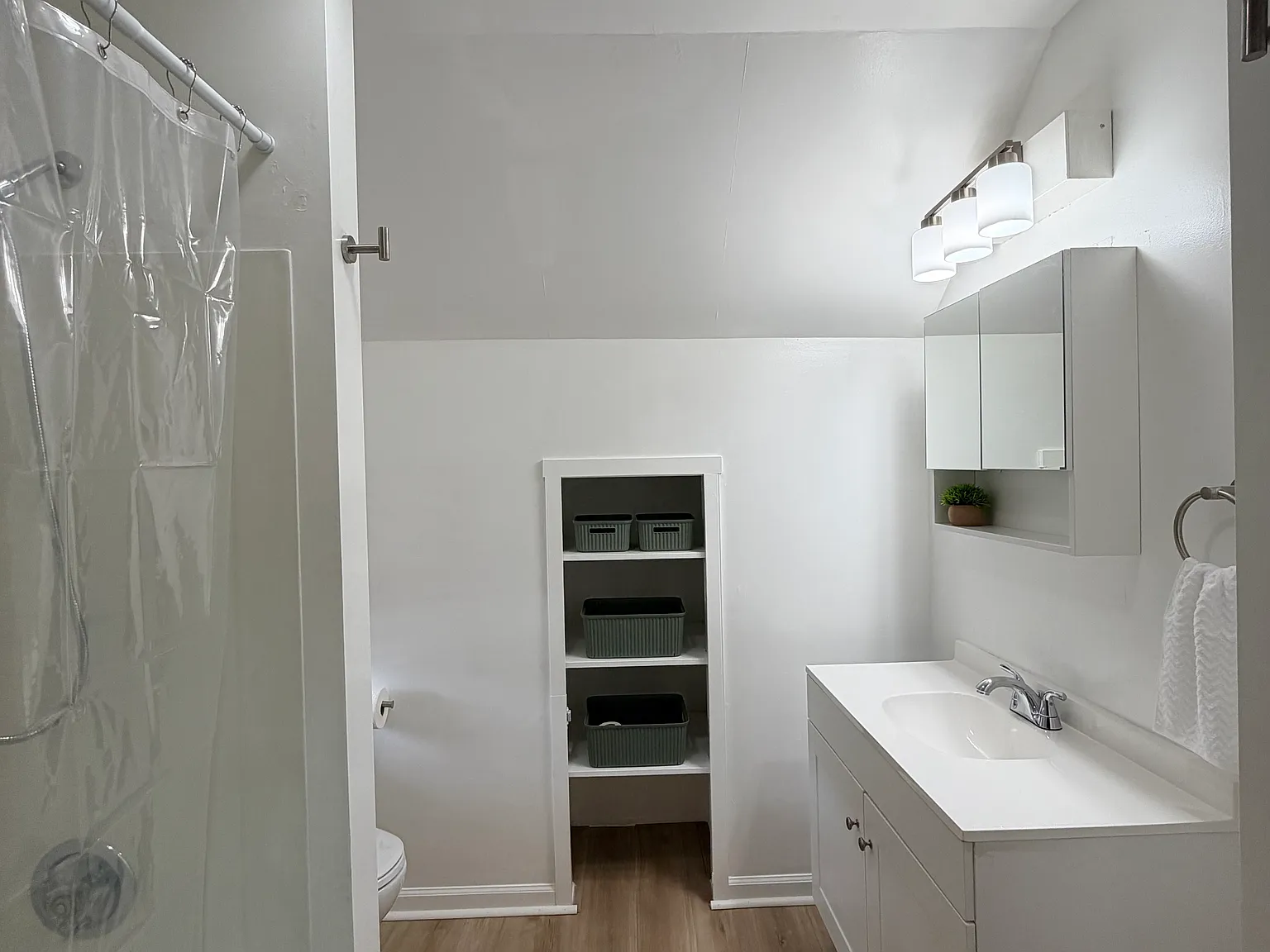 2 bed, 900 sqft, $1,675 — Photo 3