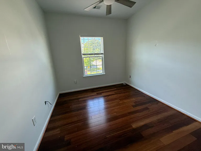 7581 Taunton Ct — Photo 20
