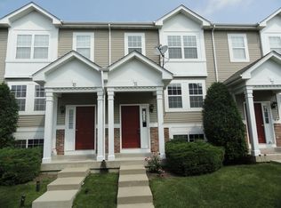 38 W Big Horn Dr, Hainesville, IL 60073
