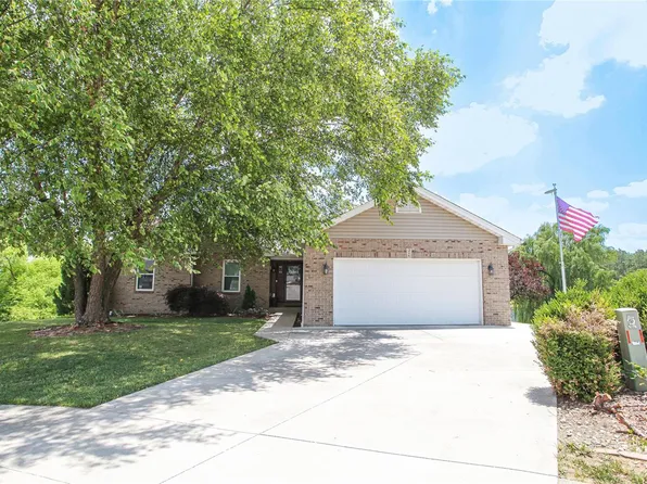 216 Egret Ct, Belleville, IL 62223