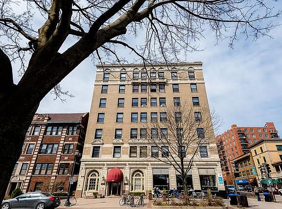 3rd image of 860 Hinman Ave #986ebp5fb