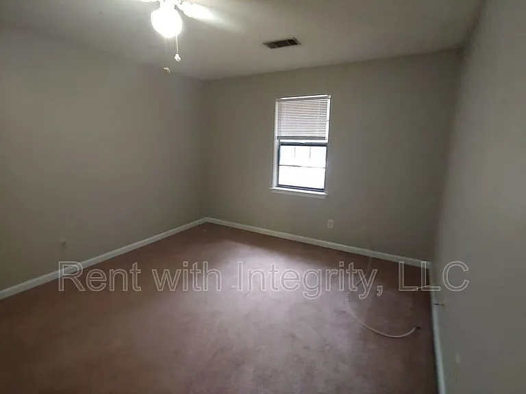 905 Tomahawk Ct — Photo 10