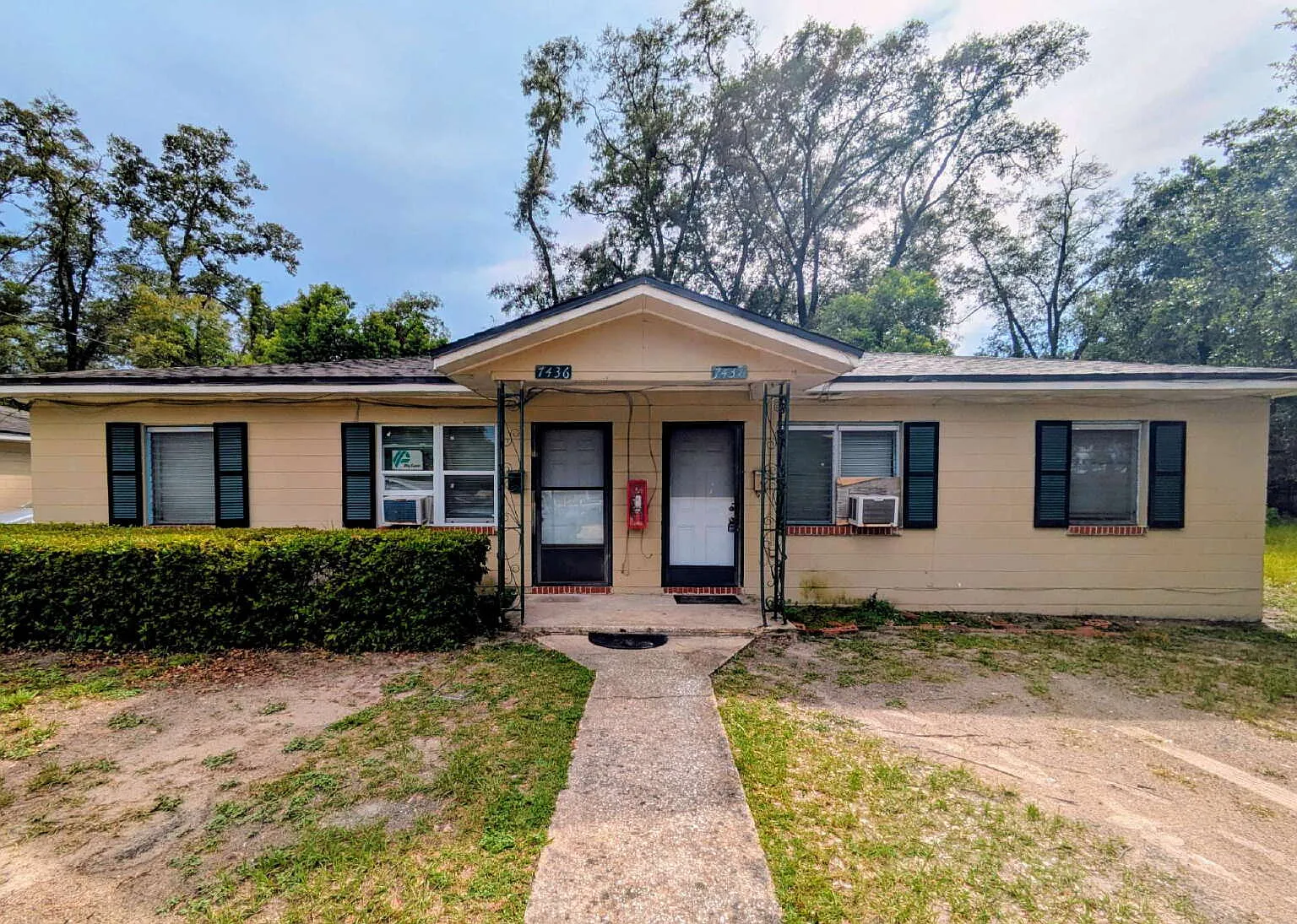 2 bed, 1.0 bath, 750 sqft, $899 — Photo 1