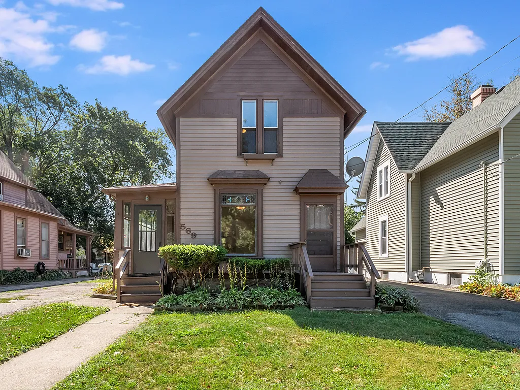 569 Addison St photo 1