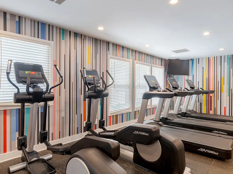 Saddle Ridge Apartments — Photo 11