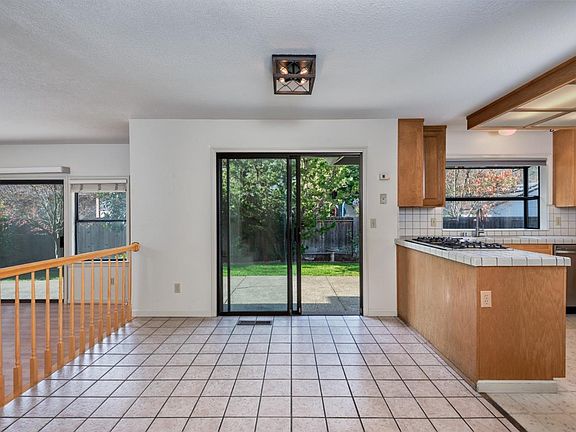 4th image of 507 Jenifer Court
