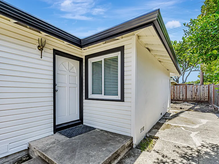 2158 San Rafael Ave — Photo 32