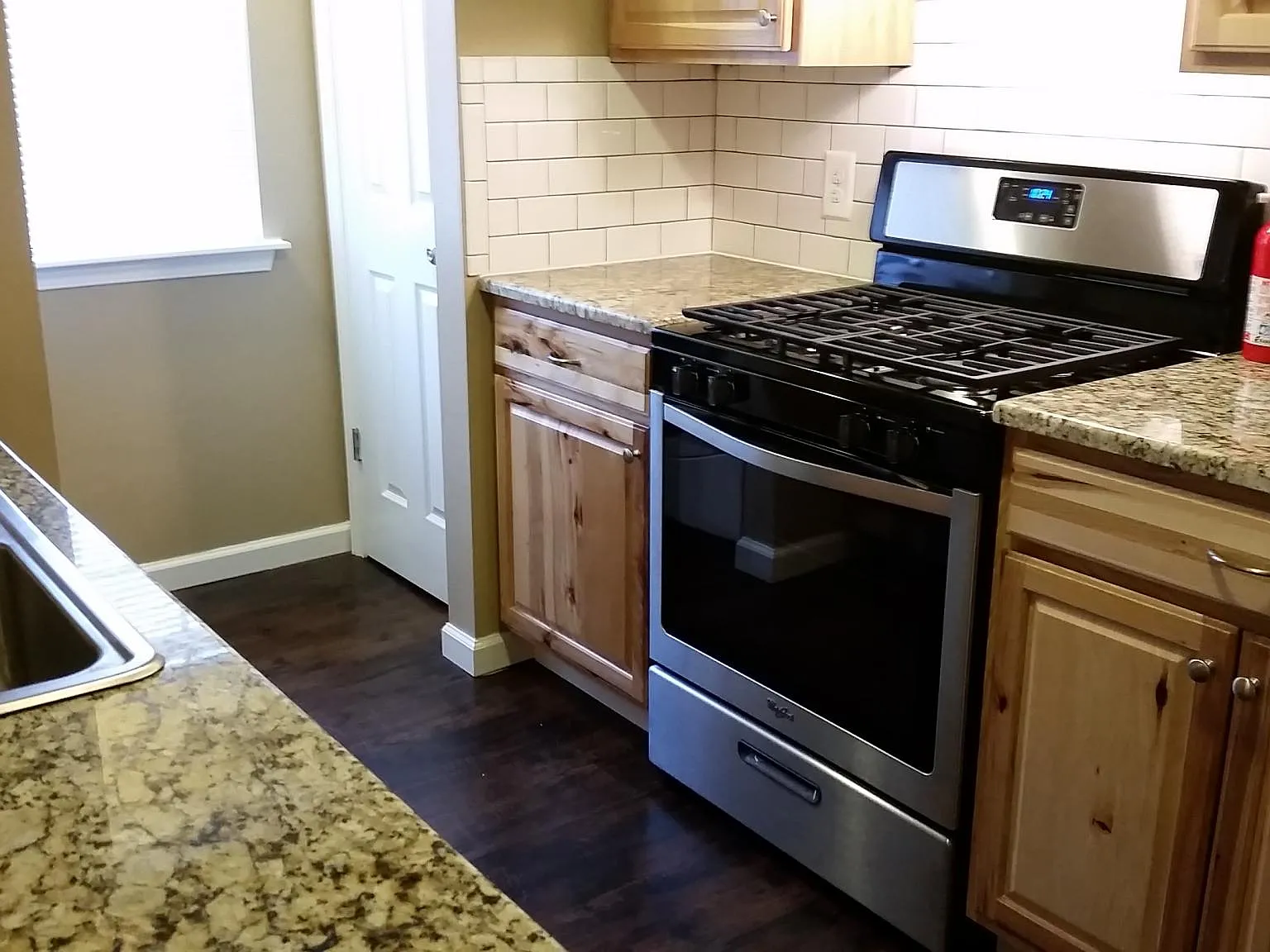 2402 Sycamore Ave — Photo 4