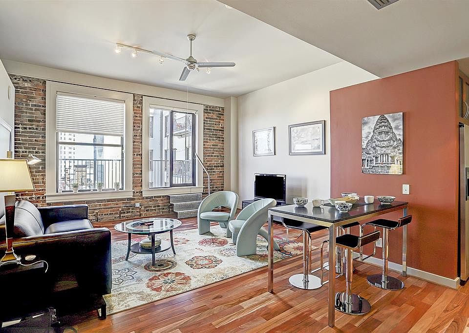 1st image of 915 Franklin St Unit 8K