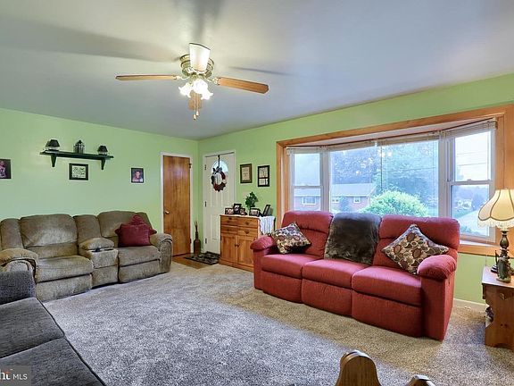 5th image of 2482 Ellendale Dr