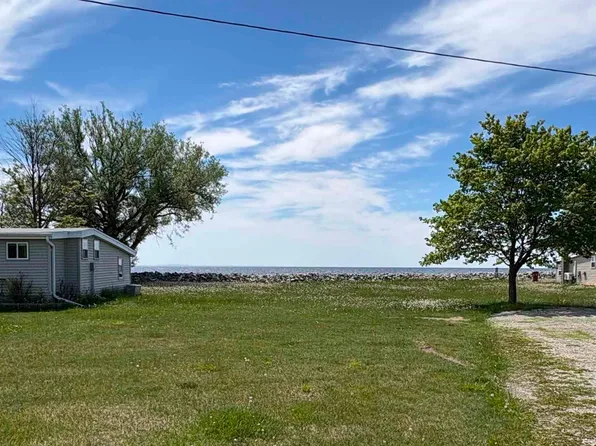 8068 County Road Y, Oconto, WI 54153