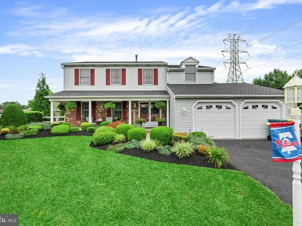 112 Carmen Ln, Langhorne, PA 19047