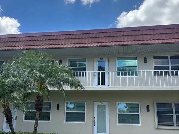 11 Vista Palm Ln APT 204, Vero Beach, FL 32962