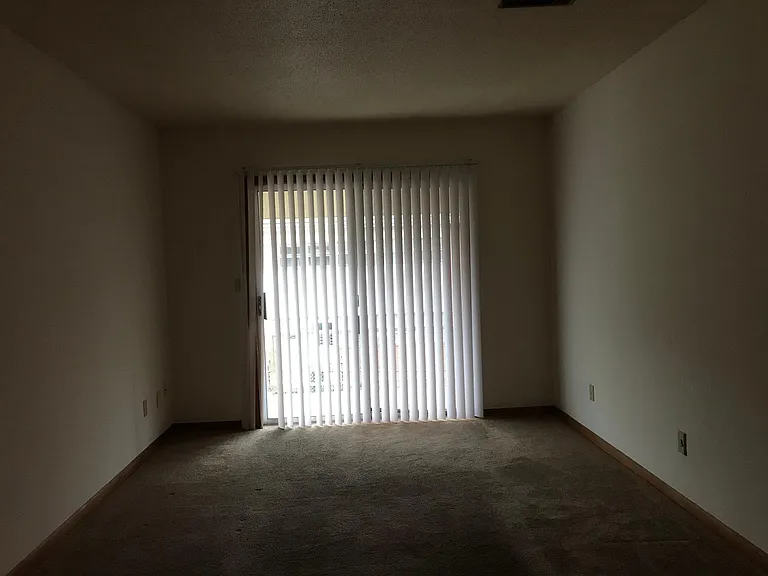 18 Tunnel Blvd — Photo 2