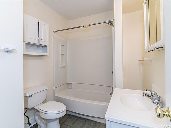 3rd image of 918 Norton St #1