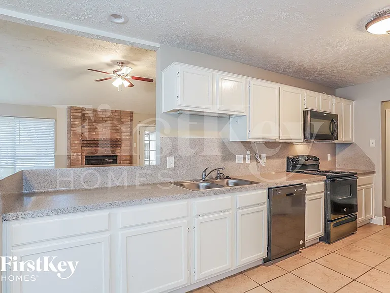 2922 Laurelridge Dr — Photo 7