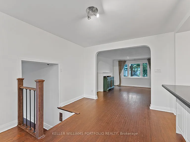 40 Scarboro Cres — Photo 22