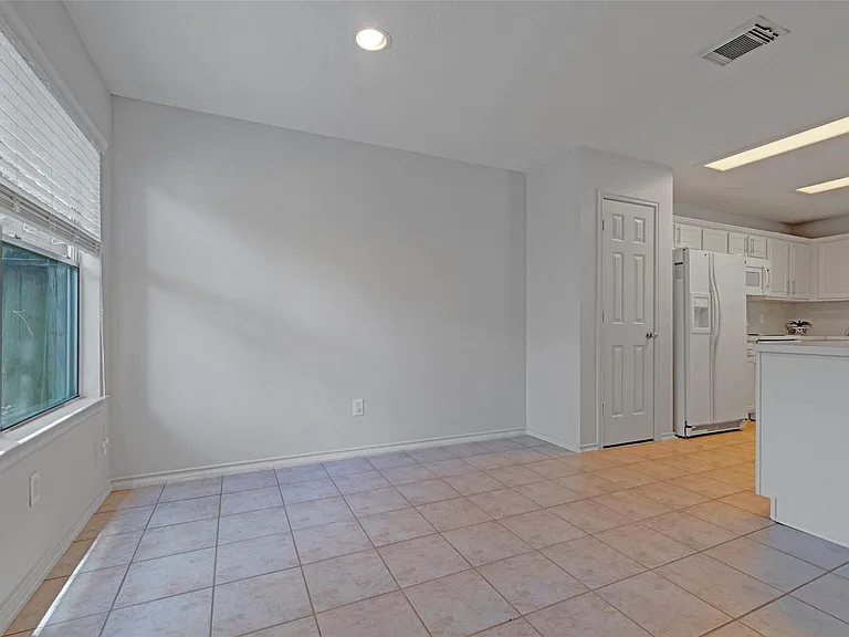 218 Blushwood Pl — Photo 6