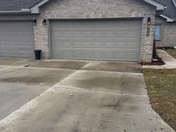 16131 Blue Spruce Ln, Clinton Township, MI 48035