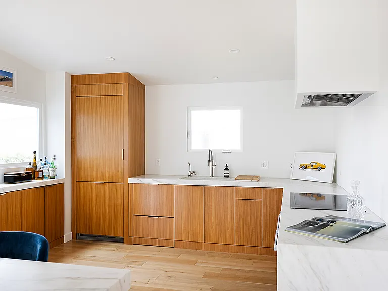 1504 Westcliff Dr #5 — Photo 5