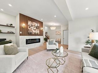 184 Torresdale Ave, Toronto, ON M2R 3E4