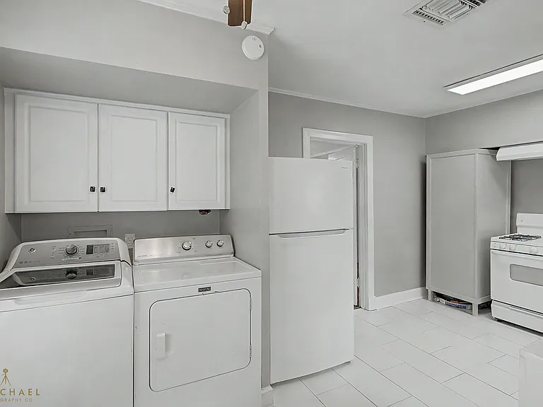 3907 Baltimore Ave — Photo 11