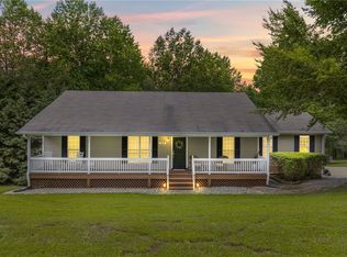 123 Church View Ct, Pickens, SC 29671