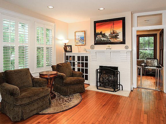 3rd image of 3829 Dellwood Dr