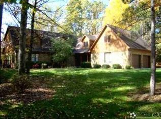 12000 Moores Vineyard Rd, Columbus, IN 47201