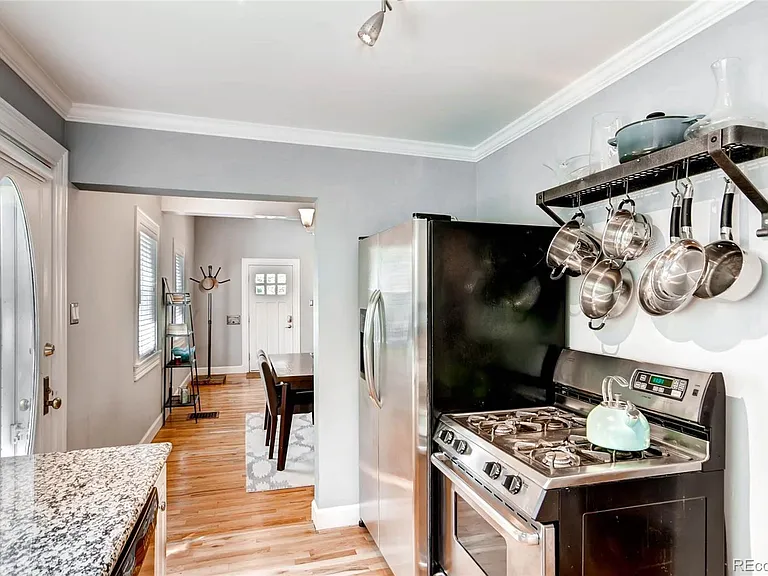 808 S Logan St — Photo 9