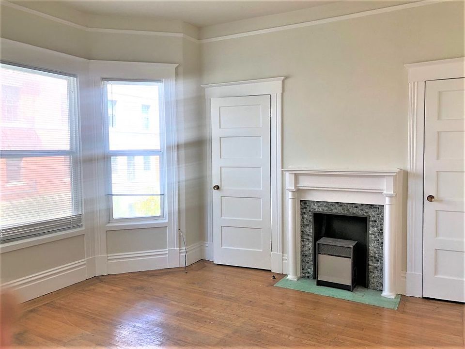 2nd image of 995 N Point St APT 4