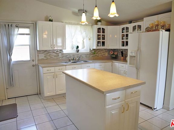 2nd image of 1011 W Avenue H7