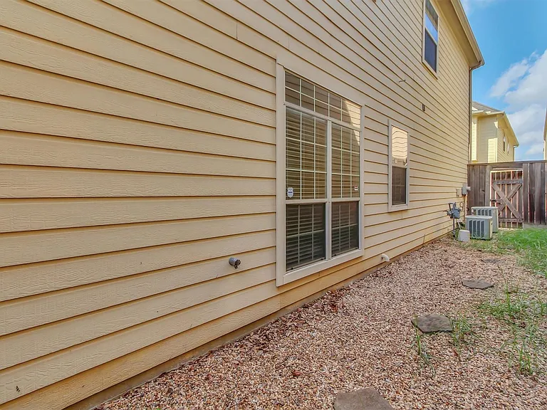 9006 Lakes At 610 Dr — Photo 27