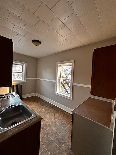 25 Broezel St #202 Photo 1
