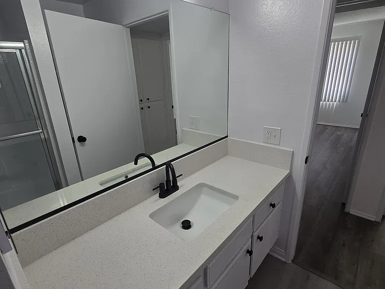 5531 Corteen Pl — Photo 14