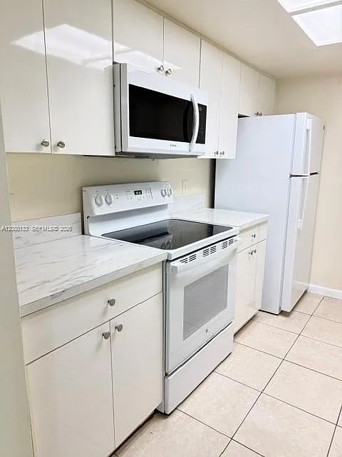 Crescent Cove Condo — Photo 2
