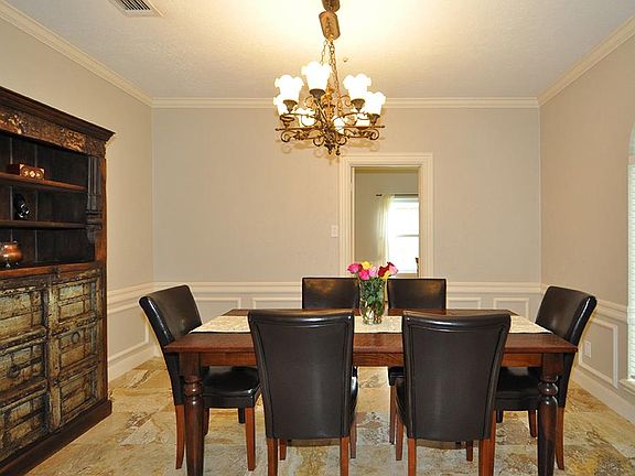 4th image of 15746 Walkwood Dr