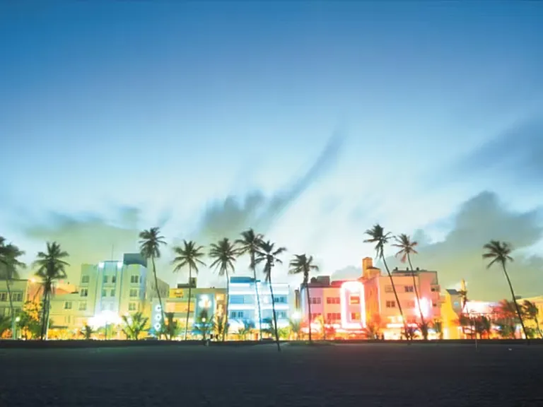 Ocean Dr — Photo 102