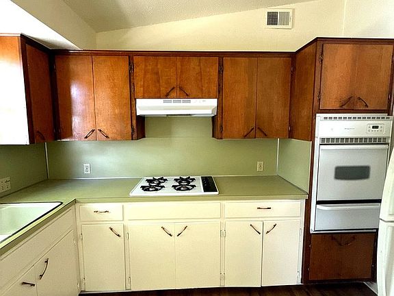 2nd image of 603 Flournoy Dr #B