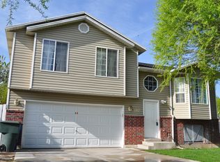 397 W Meadowbrook Dr, Ogden, UT 84404