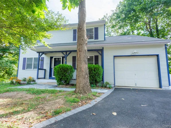 14 Hill Road, Saint James, NY 11780