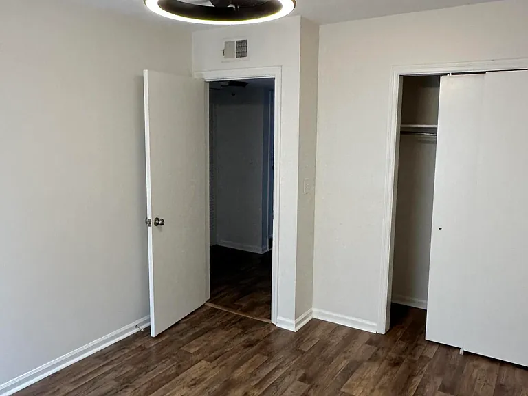 904 Plaza Dr #9 — Photo 32