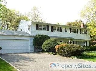 127 Hemlock Rd, Manhasset, NY 11030