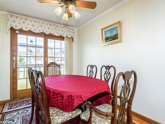 5th image of 4010 Maywood Dr
