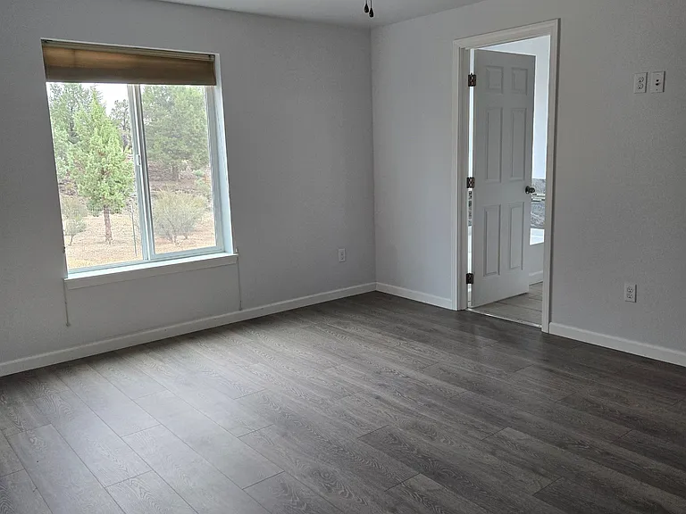 SW Norman Dr — Photo 7