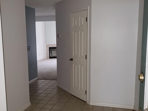 5th image of 8592 Sturbridge Cir W