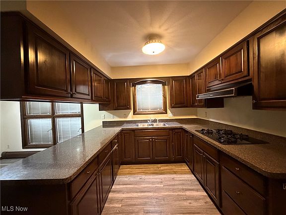 5th image of 3350 Long Rd