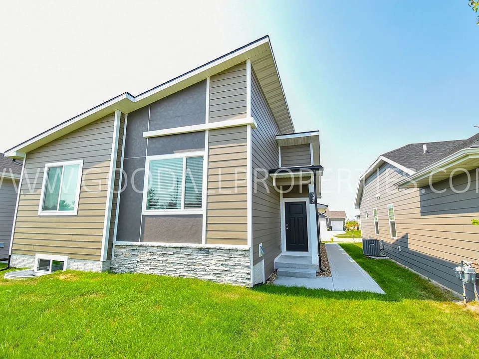 342 N Warrior Ln